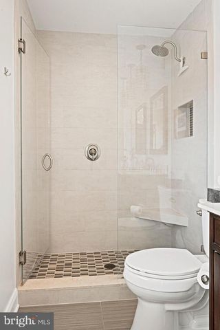 11202 CRANBROOK LN, Oakton, VA 22124