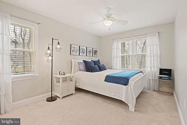 11202 CRANBROOK LN, Oakton, VA 22124