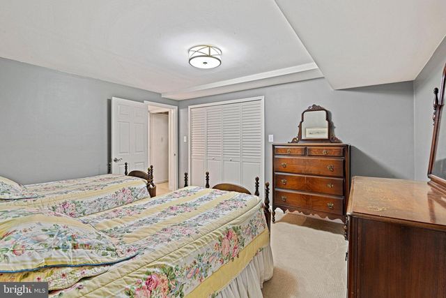 11202 CRANBROOK LN, Oakton, VA 22124