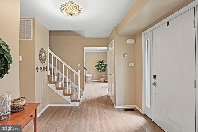 11202 CRANBROOK LN, Oakton, VA 22124