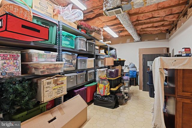 11202 CRANBROOK LN, Oakton, VA 22124