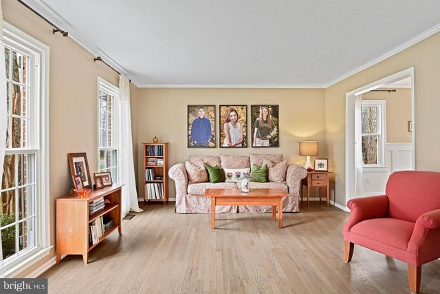 11202 CRANBROOK LN, Oakton, VA 22124