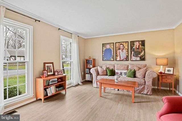 11202 CRANBROOK LN, Oakton, VA 22124