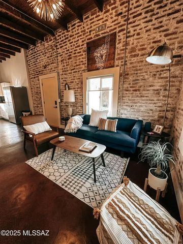 930 S 5th Avenue, Tucson, AZ 85701