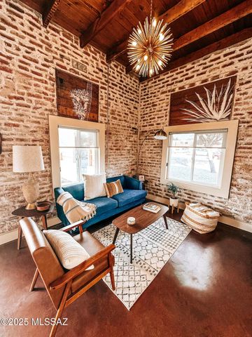 930 S 5th Avenue, Tucson, AZ 85701