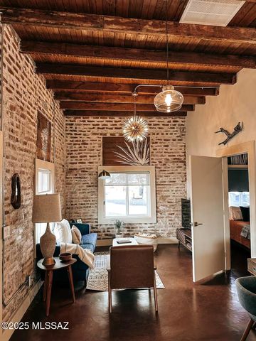 930 S 5th Avenue, Tucson, AZ 85701