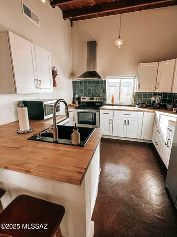 930 S 5th Avenue, Tucson, AZ 85701