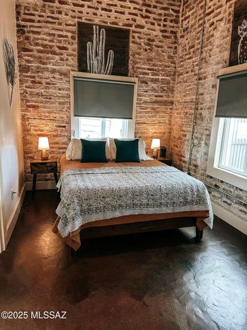 930 S 5th Avenue, Tucson, AZ 85701