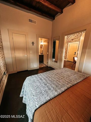 930 S 5th Avenue, Tucson, AZ 85701