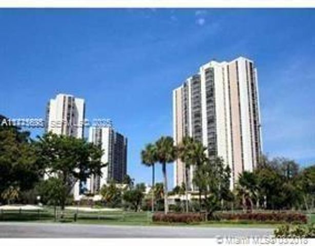 20335 W Country Club Drive 905, Aventura, FL 33180