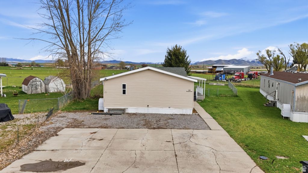 Image 2 of property listing at 22 SUNRISE DR, Preston, ID 83263