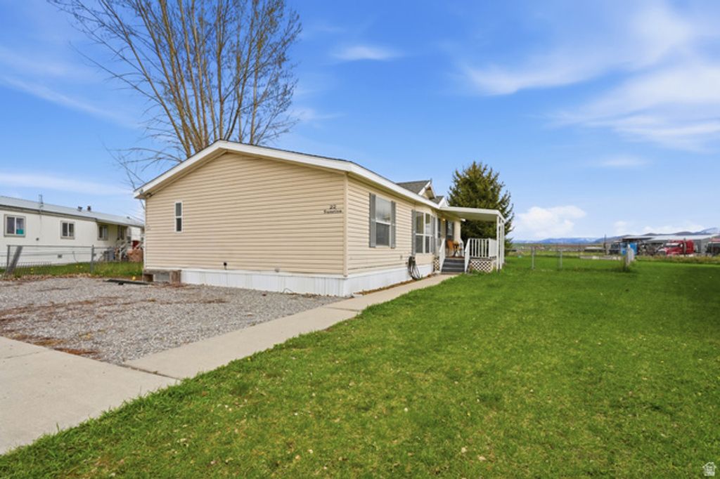 Image 3 of property listing at 22 SUNRISE DR, Preston, ID 83263