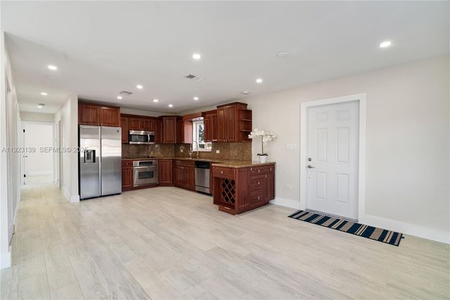 392 Laguna Ave, Key Largo, FL 33037