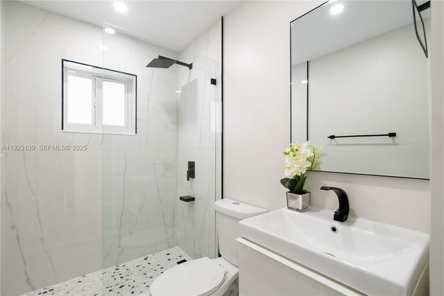 392 Laguna Ave, Key Largo, FL 33037