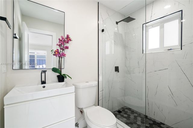 392 Laguna Ave, Key Largo, FL 33037