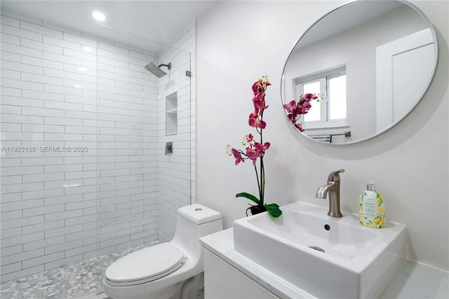 392 Laguna Ave, Key Largo, FL 33037