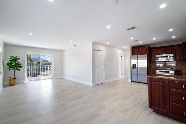 392 Laguna Ave, Key Largo, FL 33037