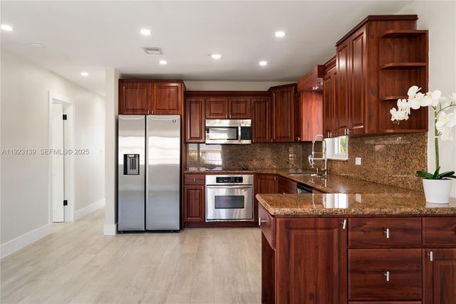 392 Laguna Ave, Key Largo, FL 33037