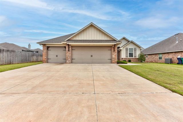 14209 Kamber Drive, Yukon, OK 73099