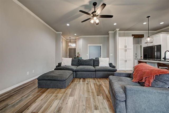 14209 Kamber Drive, Yukon, OK 73099