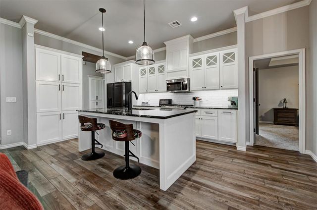 14209 Kamber Drive, Yukon, OK 73099