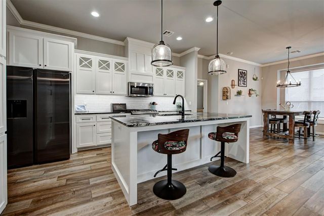 14209 Kamber Drive, Yukon, OK 73099