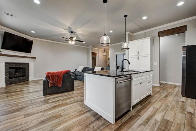 14209 Kamber Drive, Yukon, OK 73099