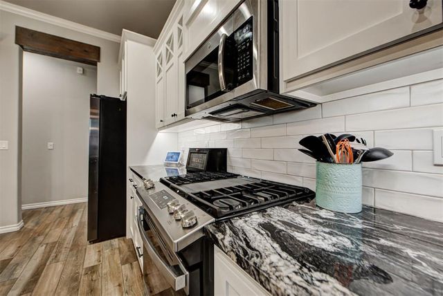 14209 Kamber Drive, Yukon, OK 73099