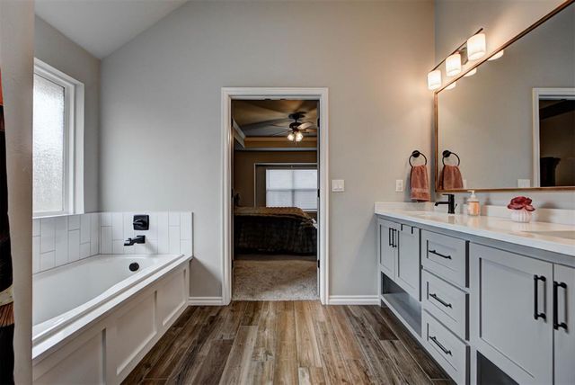 14209 Kamber Drive, Yukon, OK 73099