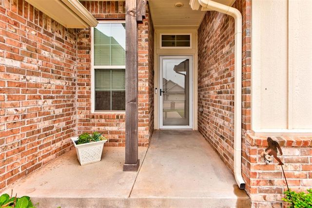 14209 Kamber Drive, Yukon, OK 73099