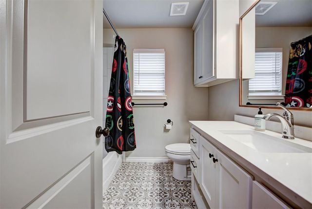 14209 Kamber Drive, Yukon, OK 73099