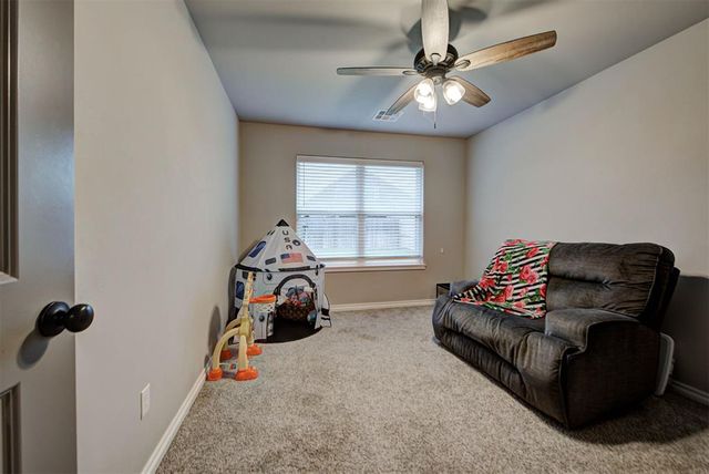 14209 Kamber Drive, Yukon, OK 73099