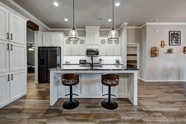 14209 Kamber Drive, Yukon, OK 73099