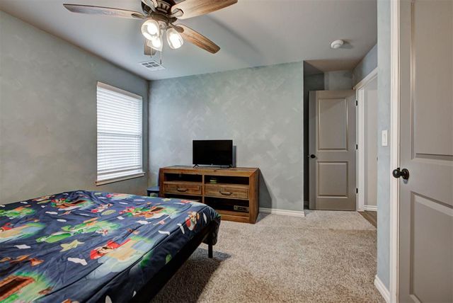 14209 Kamber Drive, Yukon, OK 73099