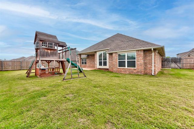 14209 Kamber Drive, Yukon, OK 73099