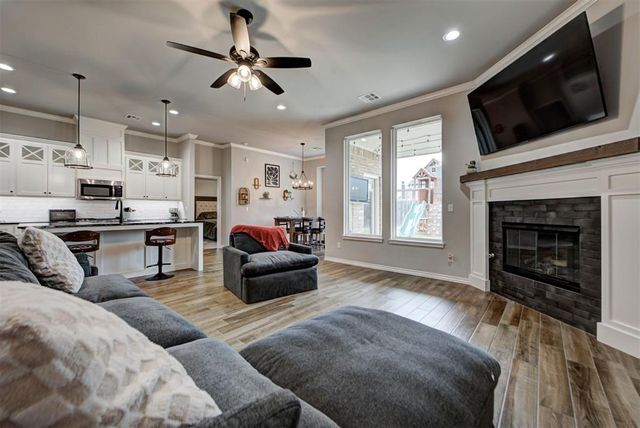 14209 Kamber Drive, Yukon, OK 73099