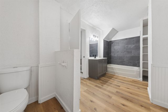 801 E Marion Street, Knoxville, IA 50138