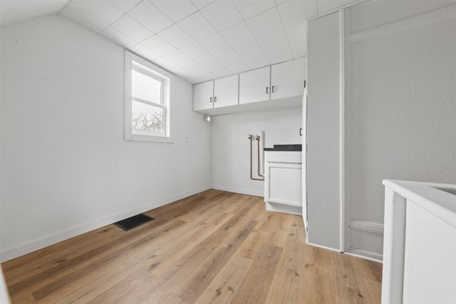 801 E Marion Street, Knoxville, IA 50138