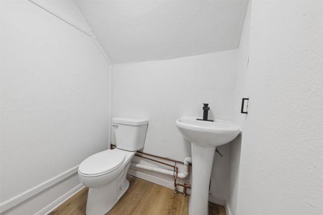 801 E Marion Street, Knoxville, IA 50138