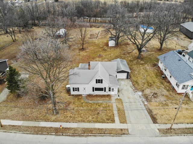 801 E Marion Street, Knoxville, IA 50138