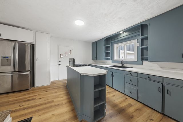 801 E Marion Street, Knoxville, IA 50138