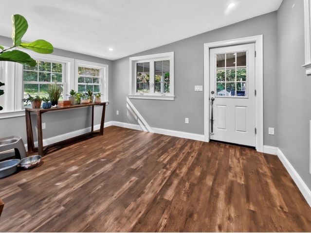 100 Sprague St, Northbridge, MA 01534