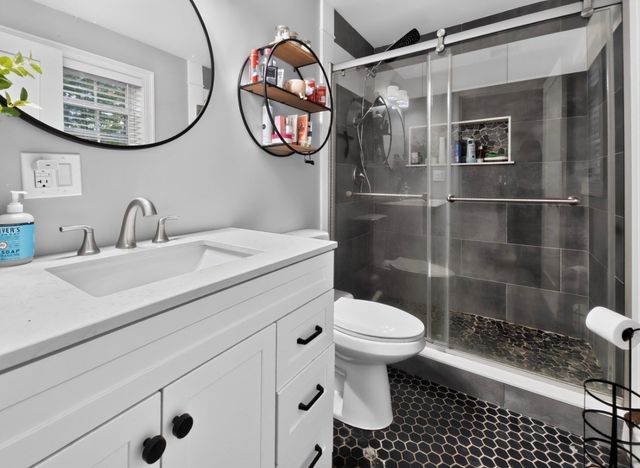 100 Sprague St, Northbridge, MA 01534