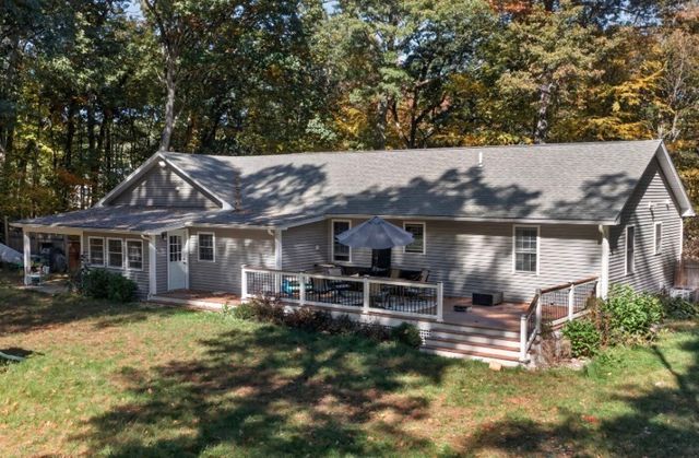 100 Sprague St, Northbridge, MA 01534