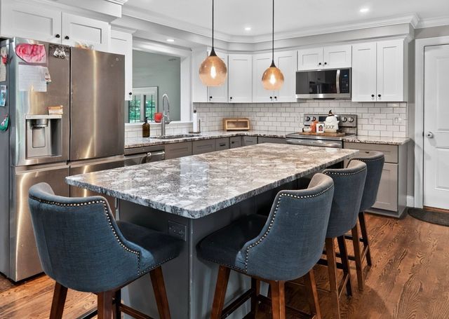 100 Sprague St, Northbridge, MA 01534
