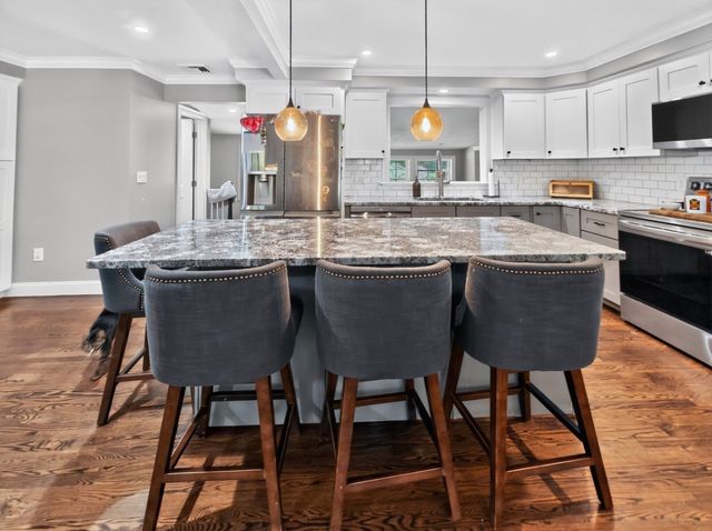 100 Sprague St, Northbridge, MA 01534