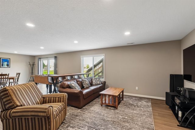 575 NE Brookshire Drive, Waukee, IA 50263