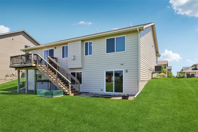575 NE Brookshire Drive, Waukee, IA 50263