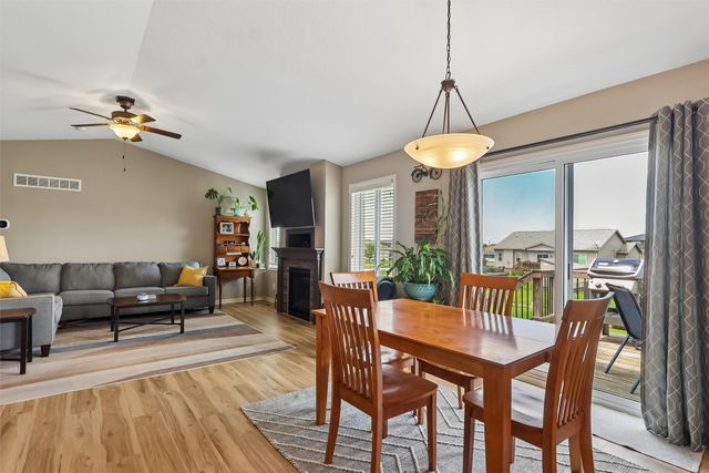 575 NE Brookshire Drive, Waukee, IA 50263