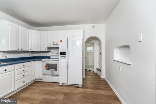 10 S WASHINGTON STREET, Mechanicsburg, PA 17055